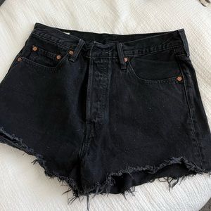 Levi premium high waisted shorts 29